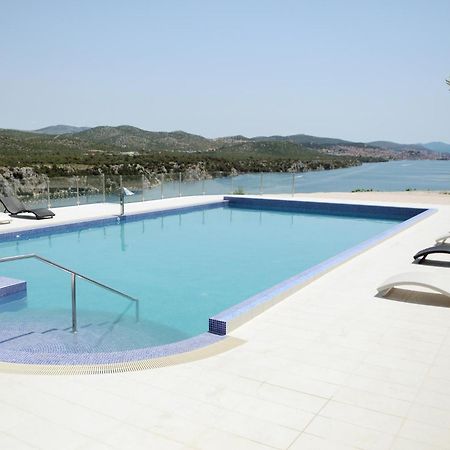 Hotel Panorama Šibenik Konforlar fotoğraf