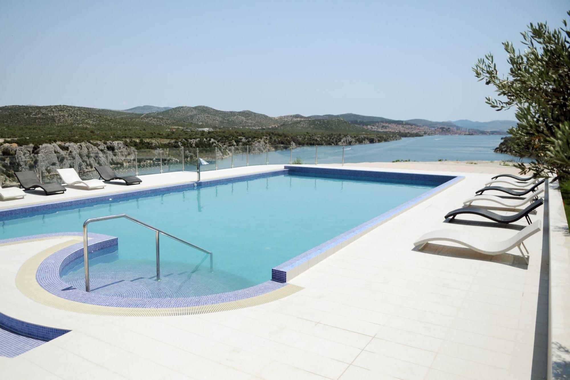 Hotel Panorama Šibenik Konforlar fotoğraf